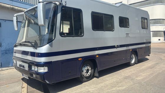 Frisch lackiertes Wohnmobil