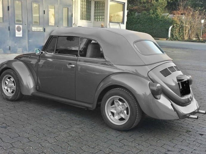 Fahrzeug vor der Lackierung